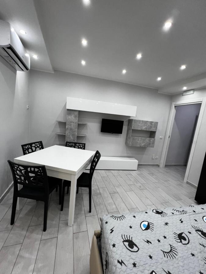 Smart'S House Deluxe Quartieri Spagnoli Napoli Bagian luar foto