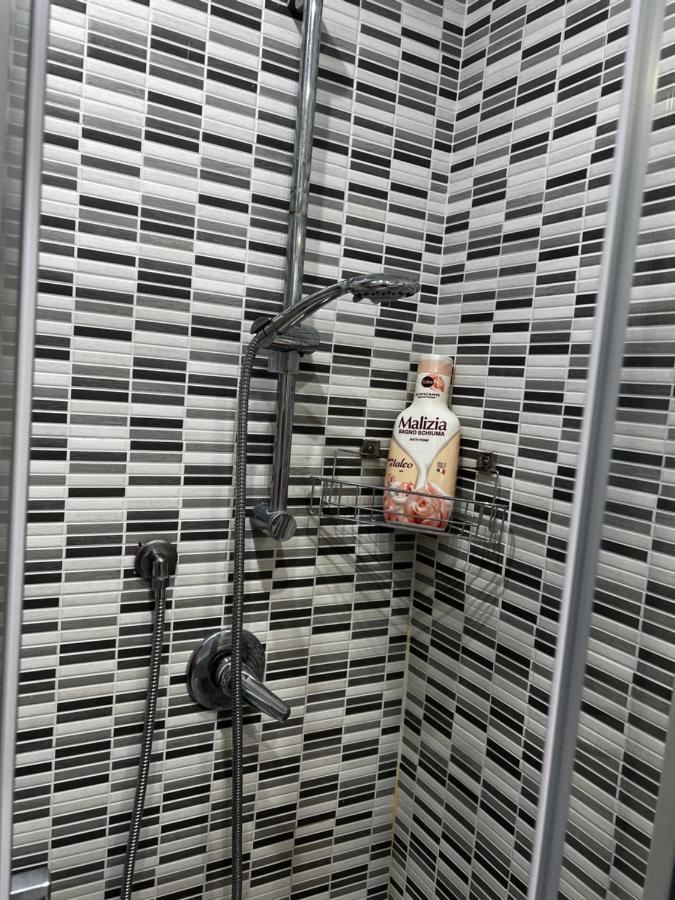 Smart'S House Deluxe Quartieri Spagnoli Napoli Bagian luar foto