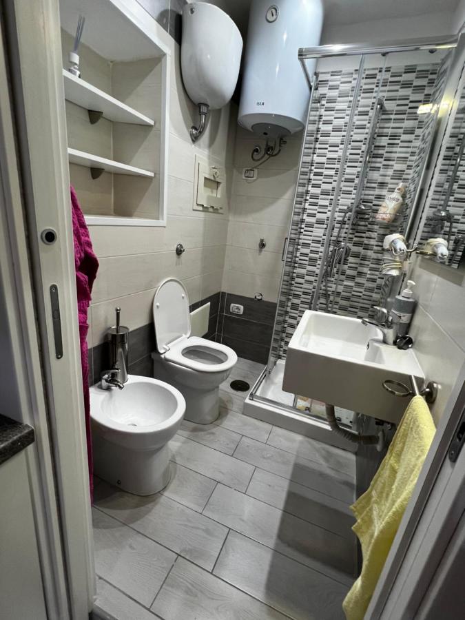 Smart'S House Deluxe Quartieri Spagnoli Napoli Bagian luar foto