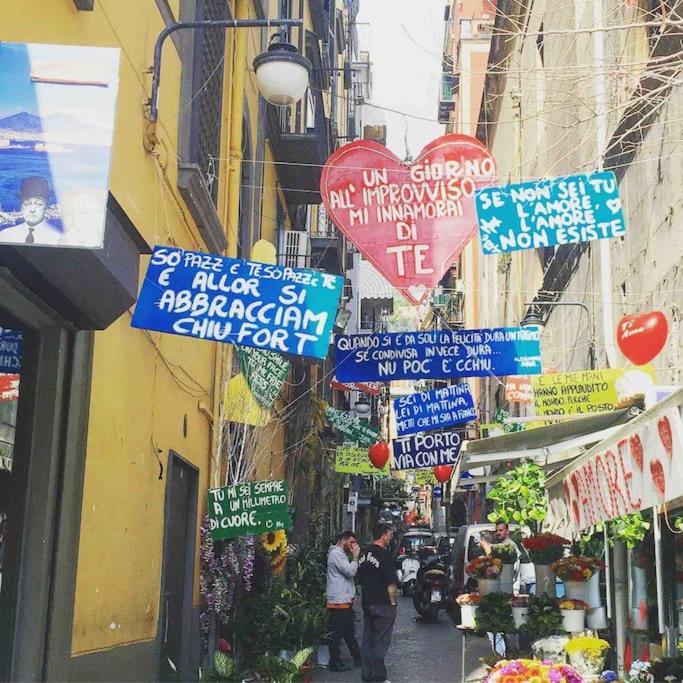 Smart'S House Deluxe Quartieri Spagnoli Napoli Bagian luar foto