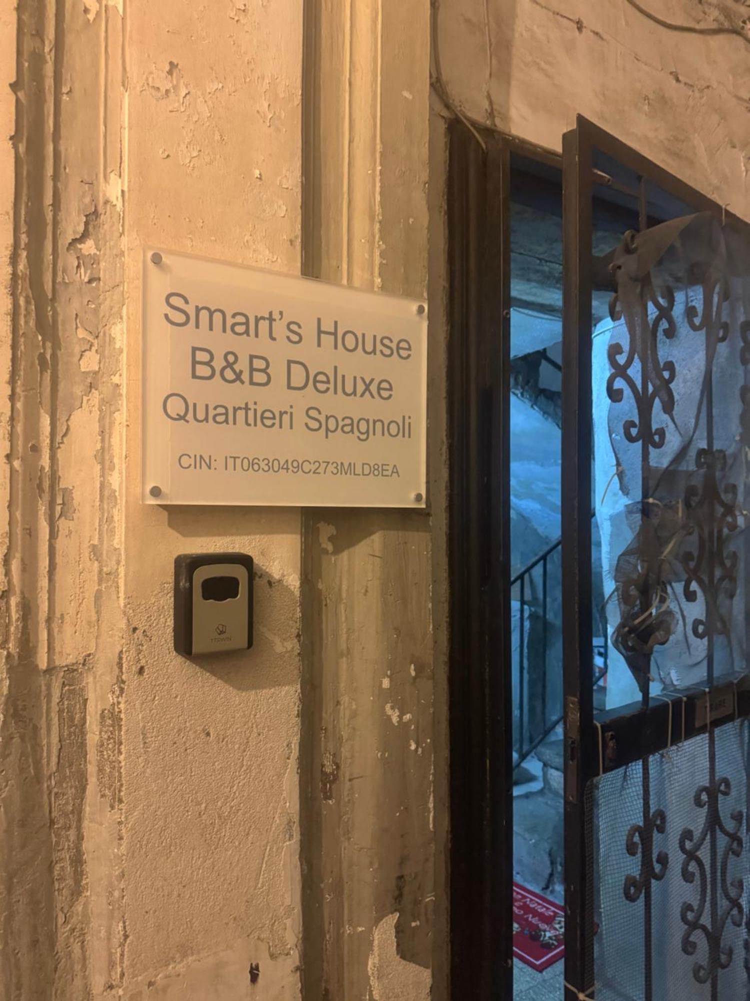 Smart'S House Deluxe Quartieri Spagnoli Napoli Bagian luar foto
